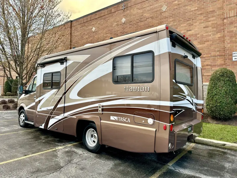 2012 Itasca Navion IQ M-24G-3500 photo 22