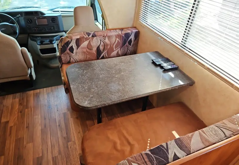 2012 Coachman Freelander 32BH photo 28