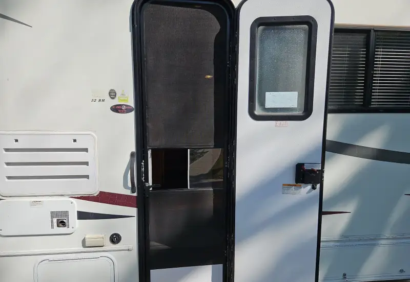2012 Coachman Freelander 32BH photo 22