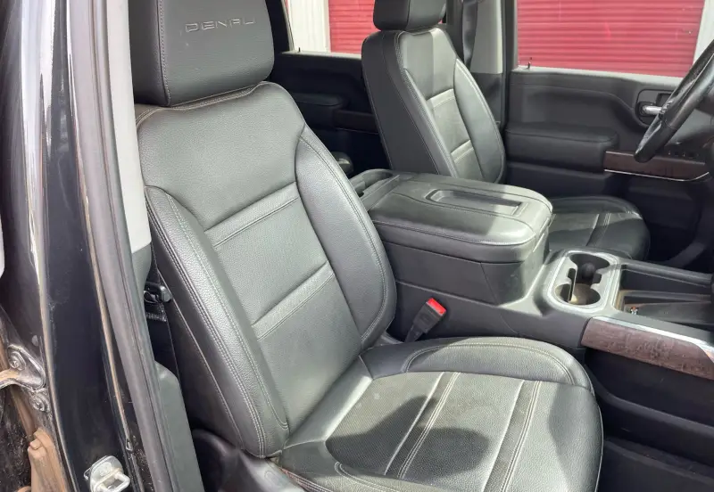 2020 GMC Sierra 2500HD Denali photo 29