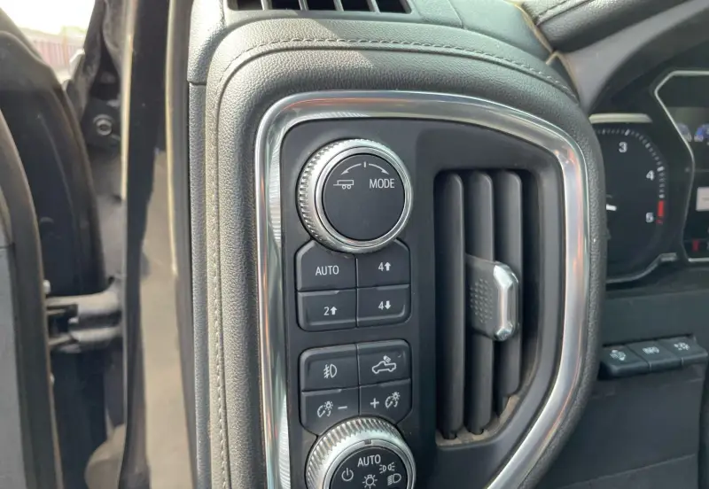 2020 GMC Sierra 2500HD Denali photo 26