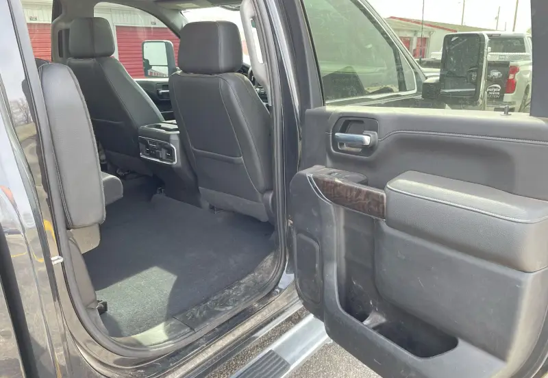 2020 GMC Sierra 2500HD Denali photo 32