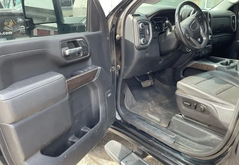 2020 GMC Sierra 2500HD Denali photo 16