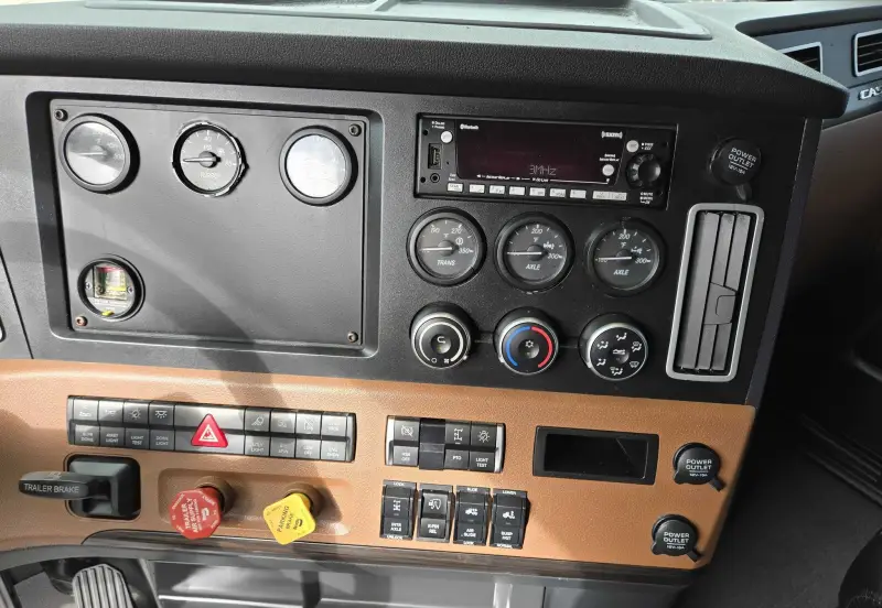 2022 Freightliner Cascadia photo 29