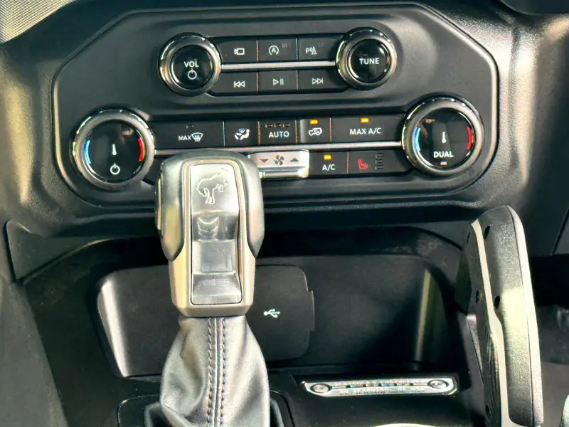 2022 Ford Bronco Outer Banks photo 17