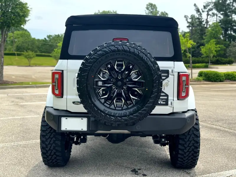 2022 Ford Bronco Outer Banks photo 9