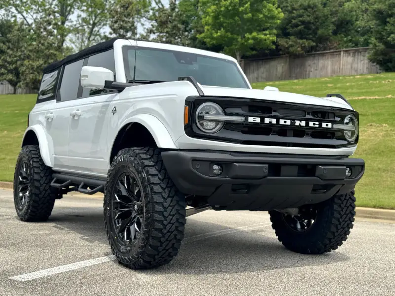 2022 Ford Bronco Outer Banks photo 6