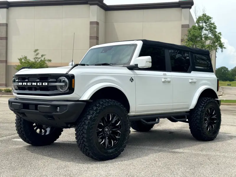 2022 Ford Bronco Outer Banks photo 29