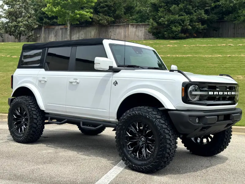 2022 Ford Bronco Outer Banks photo 23