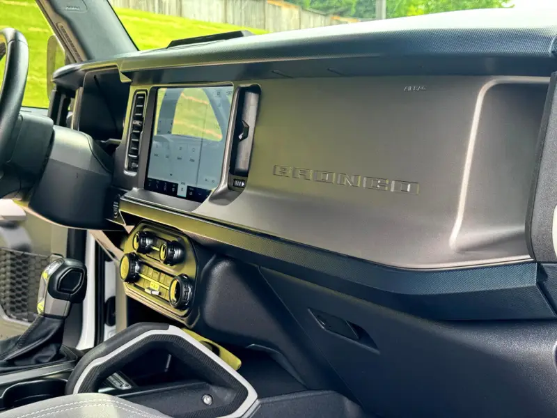 2022 Ford Bronco Outer Banks photo 3