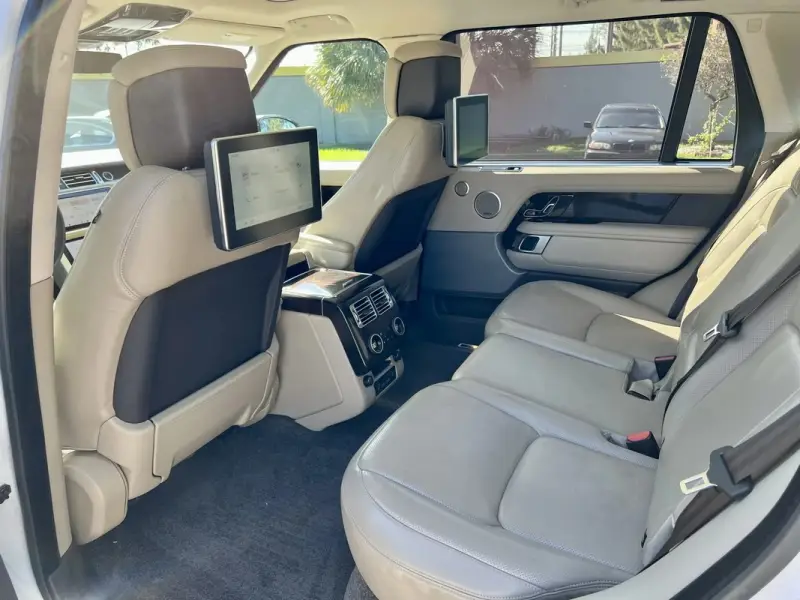 2020 Land Rover Range Rover P525 HSE photo 34