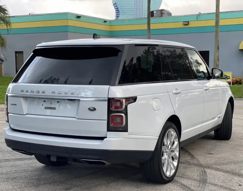 2020 Land Rover Range Rover P525 HSE photo 13