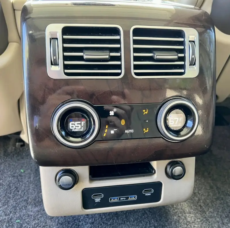 2020 Land Rover Range Rover P525 HSE photo 36