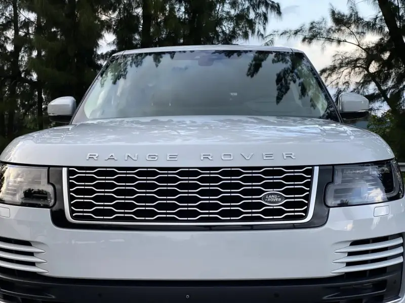 2020 Land Rover Range Rover P525 HSE photo 17