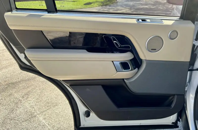 2020 Land Rover Range Rover P525 HSE photo 31
