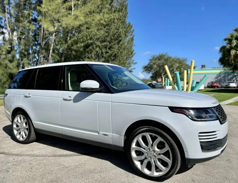 2020 Land Rover Range Rover P525 HSE photo 27