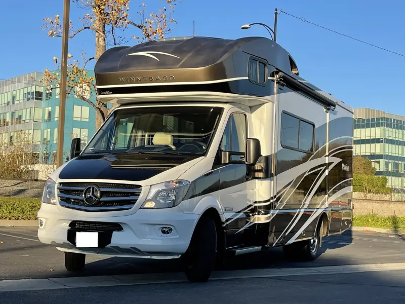 2016 Itasca Navion 24J photo 3