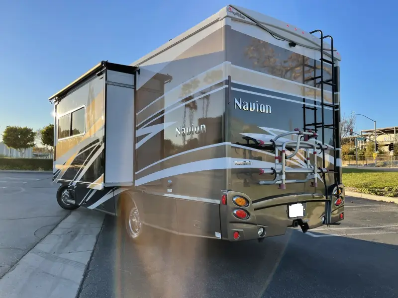 2016 Itasca Navion 24J photo 11