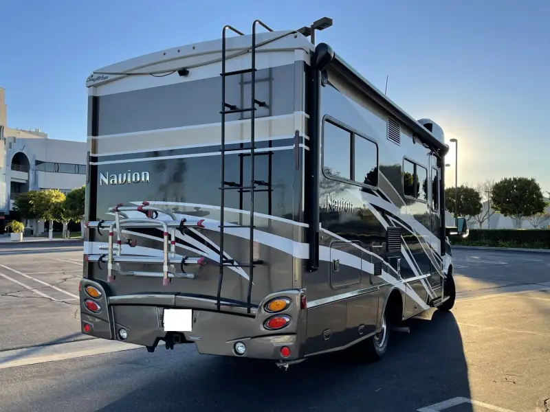 2016 Itasca Navion 24J photo 4