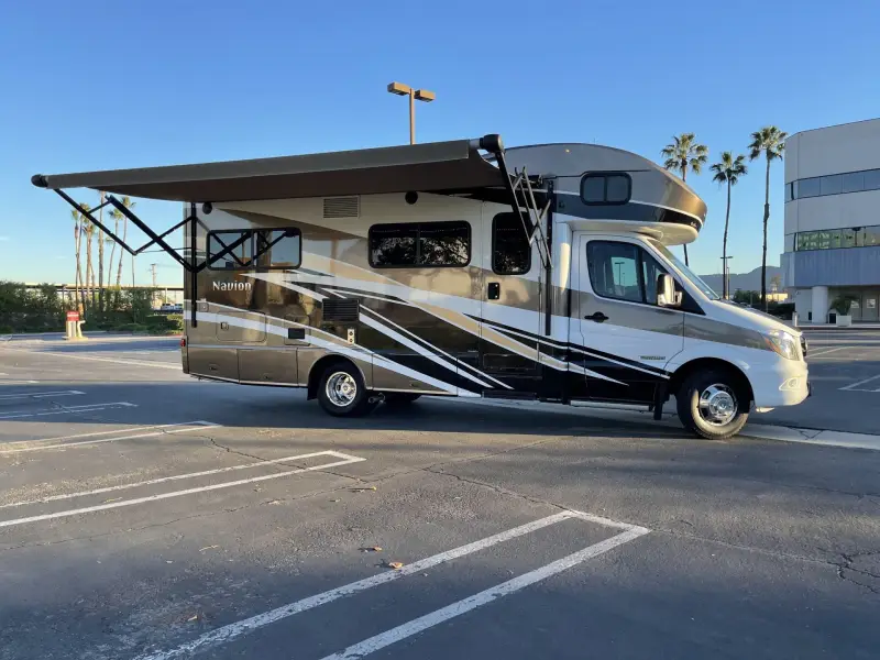 2016 Itasca Navion 24J photo 12