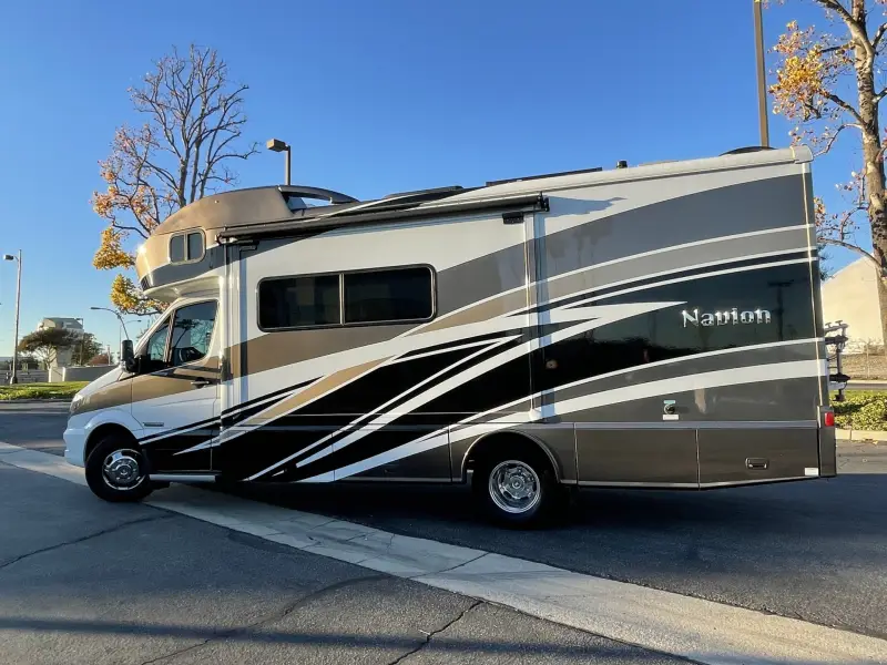 2016 Itasca Navion 24J photo 6