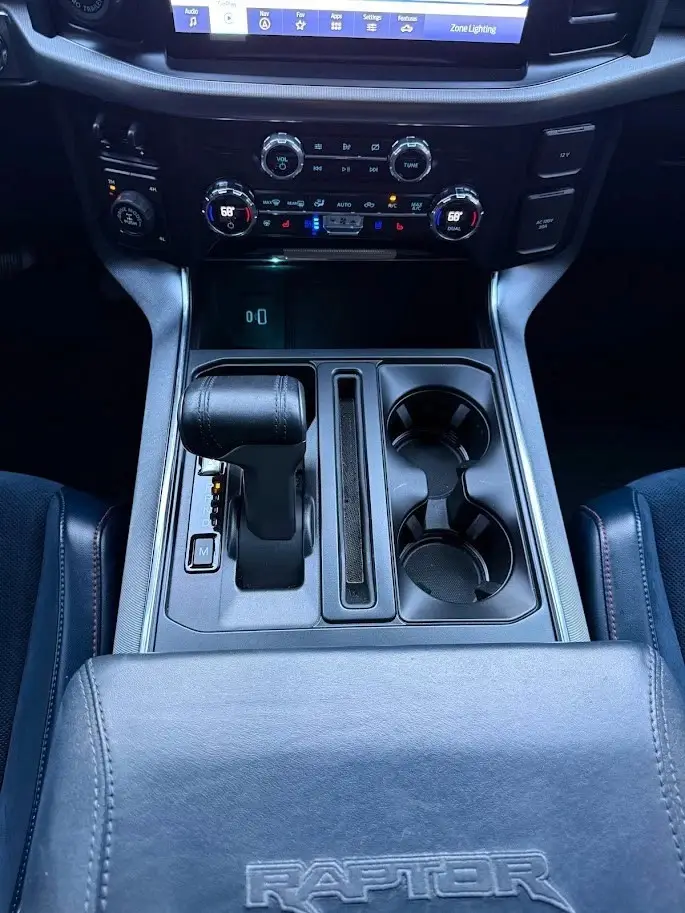2021 Ford F-150 RAPTOR photo 24