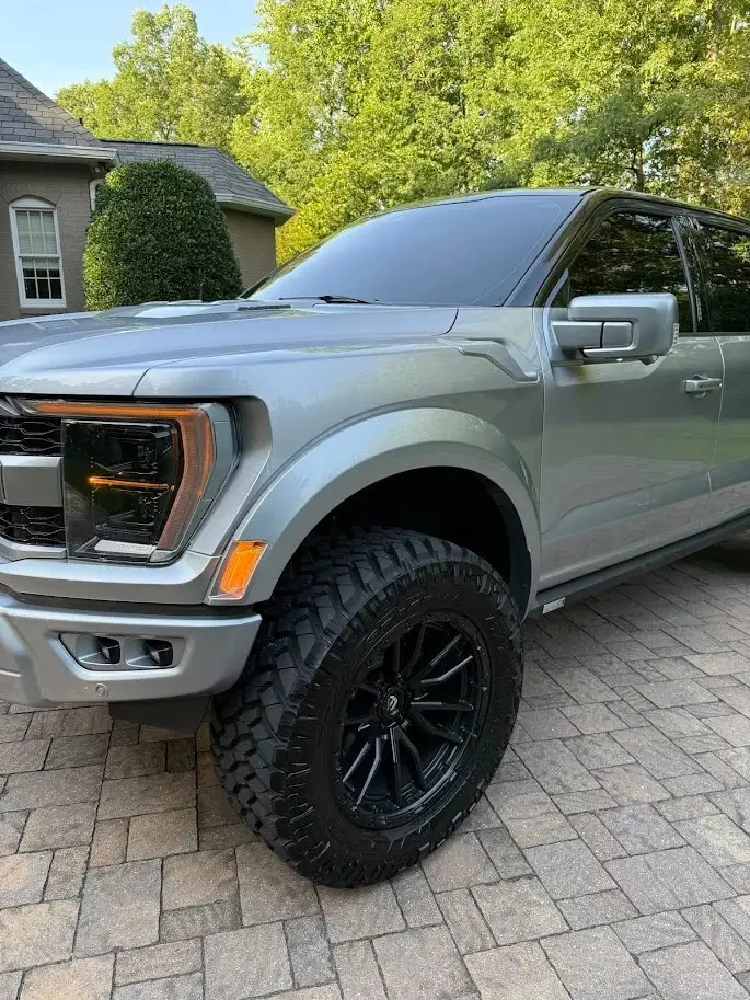 2021 Ford F-150 RAPTOR photo 2