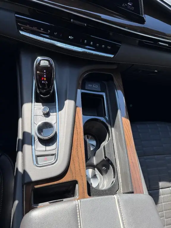 2024 Cadillac Escalade ESV Sport Platinum photo 22
