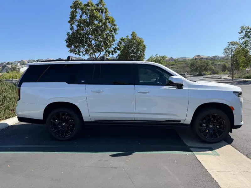 2024 Cadillac Escalade ESV Sport Platinum photo 5