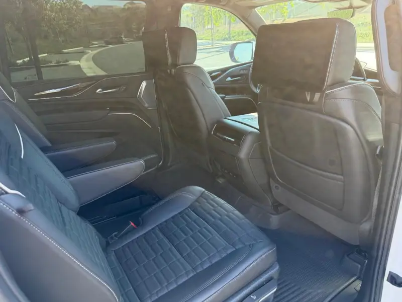 2024 Cadillac Escalade ESV Sport Platinum photo 14