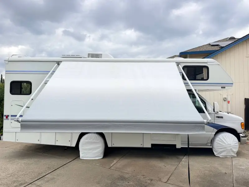 2003 Winnebago Minnie photo 16