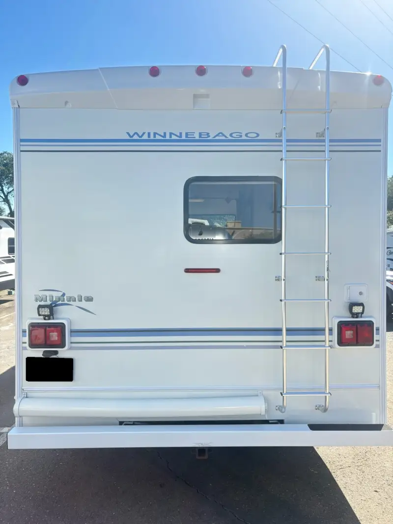 2003 Winnebago Minnie photo 29