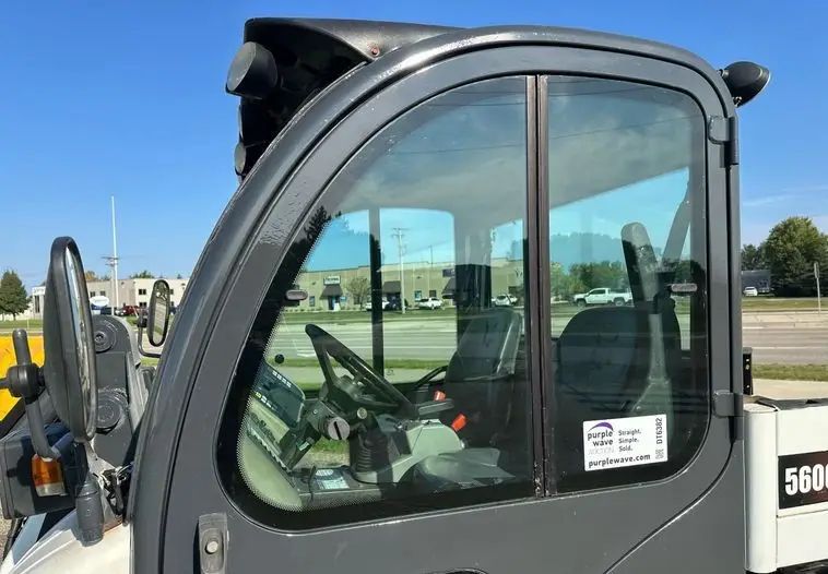 2016 Bobcat 5600 Toolcat photo 11