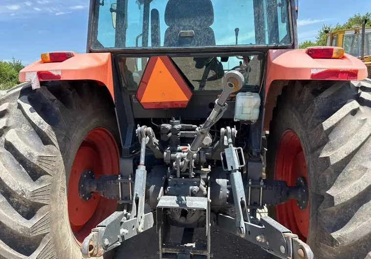 2017 Kubota M6S-111 MFWD photo 18