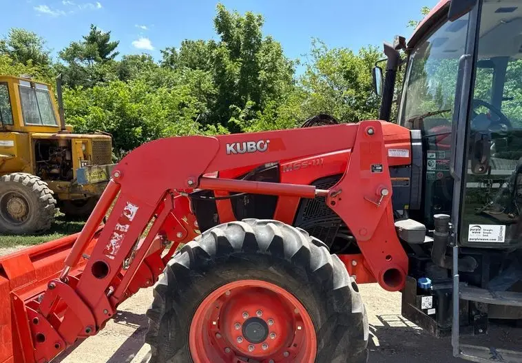 2017 Kubota M6S-111 MFWD photo 9