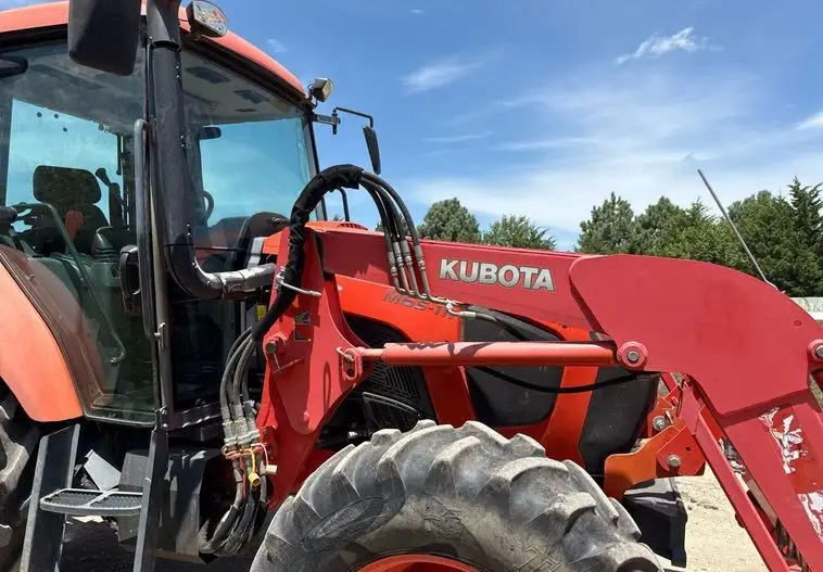 2017 Kubota M6S-111 MFWD photo 16