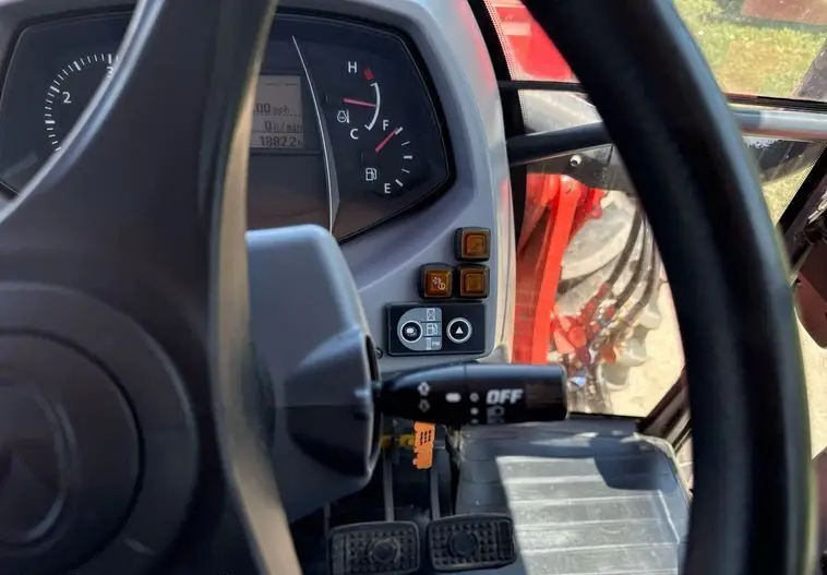 2017 Kubota M6S-111 MFWD photo 27