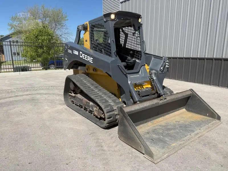 2018 DEERE 331G photo 5