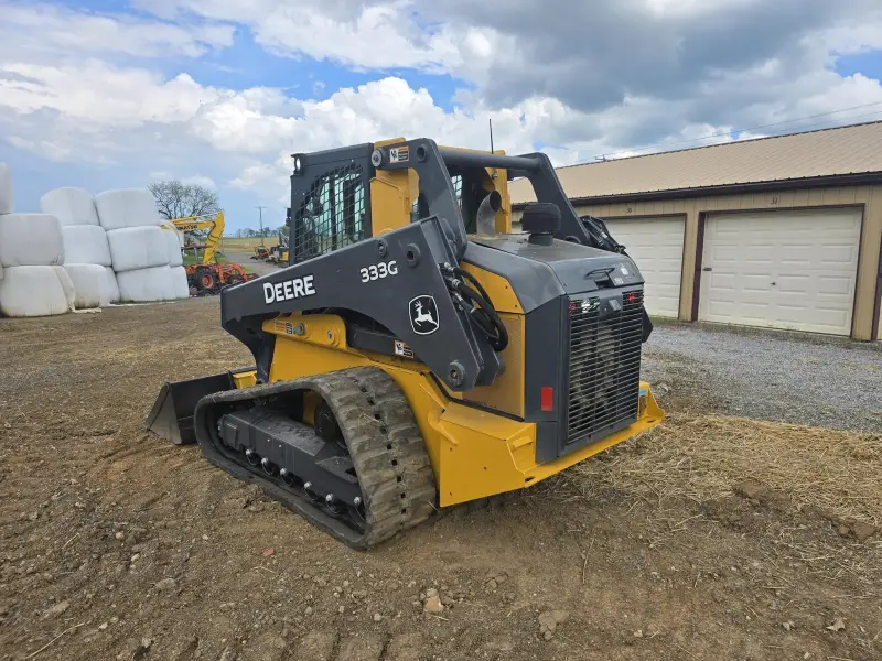2019 DEERE 333G photo 2
