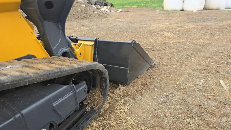 2019 DEERE 333G photo 16