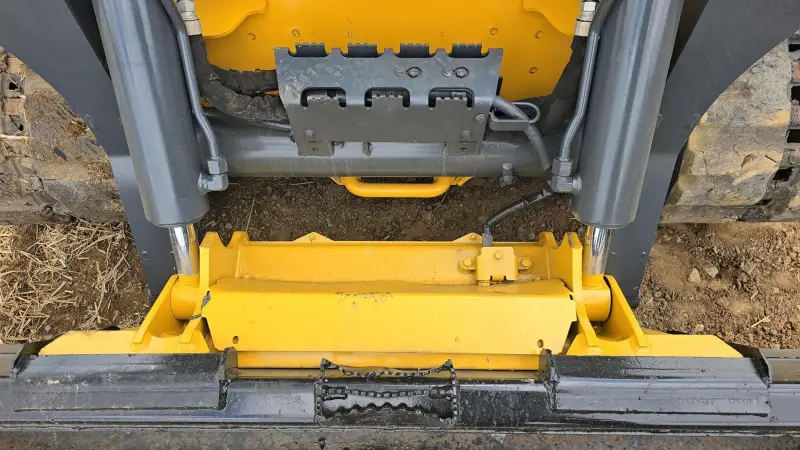 2019 DEERE 333G photo 23