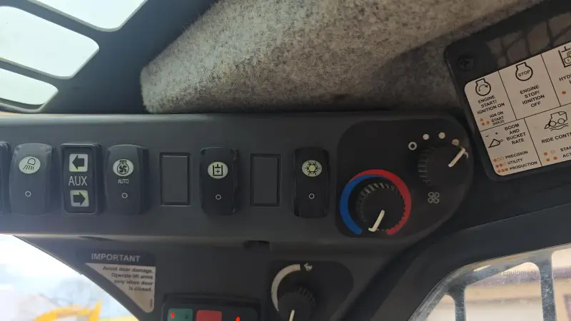 2019 DEERE 333G photo 56