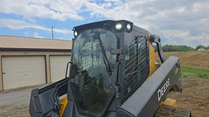 2019 DEERE 333G photo 24