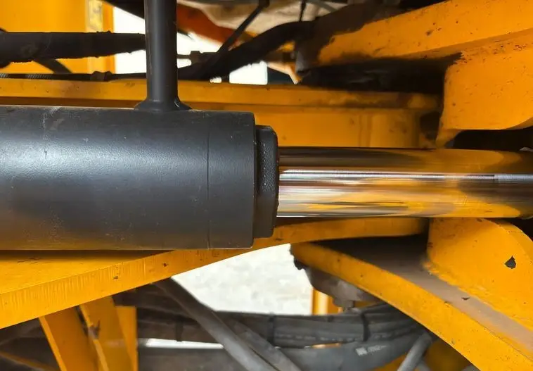 2019 JCB 427ZXT4F Wheel Loader photo 18