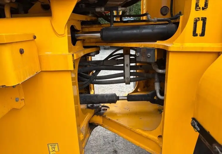 2019 JCB 427ZXT4F Wheel Loader photo 43