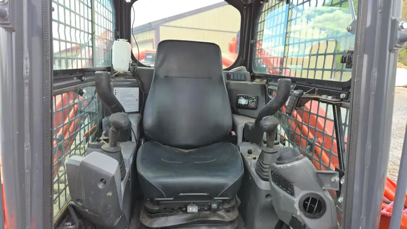 2021 KUBOTA SVL97-2 photo 24