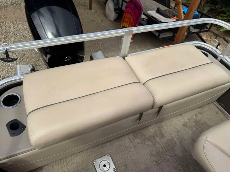2023 Sun Tracker Tritoon XP3 Fishing Barge 22 DLX photo 17