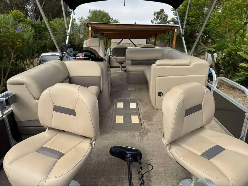 2023 Sun Tracker Tritoon XP3 Fishing Barge 22 DLX photo 13