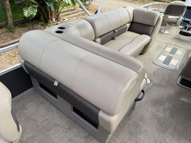 2023 Sun Tracker Tritoon XP3 Fishing Barge 22 DLX photo 3