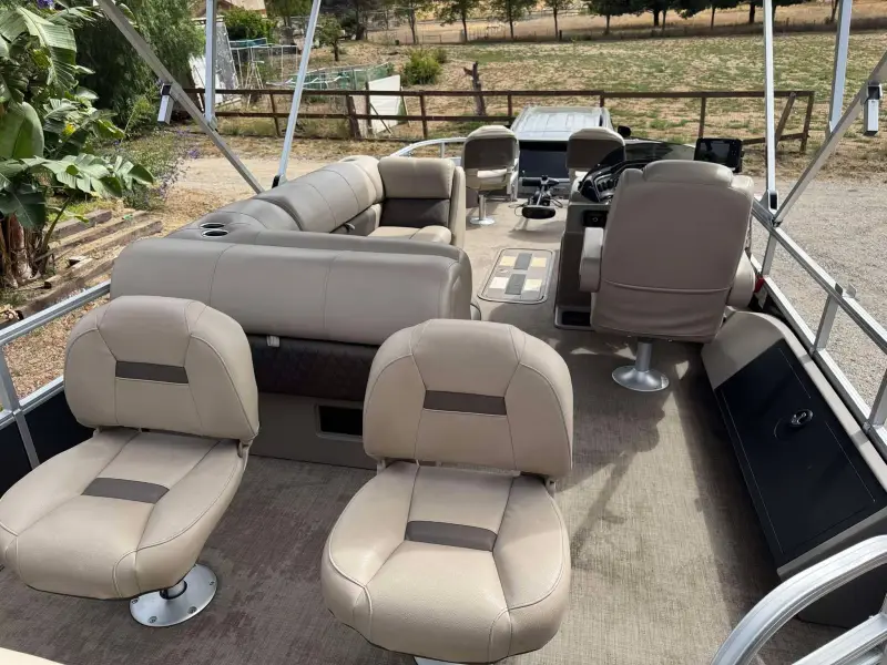 2023 Sun Tracker Tritoon XP3 Fishing Barge 22 DLX photo 19